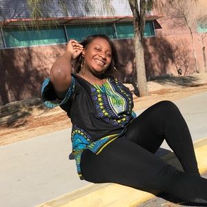 Meet your Posher, Laurel